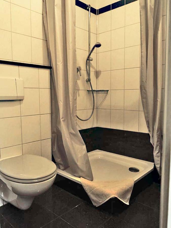 Ferien-Messe-Handwerker- Apartment Bensberg Бергиш Гладбах Екстериор снимка